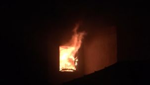 Üç katlı evde çıkan yangın korkuttu!