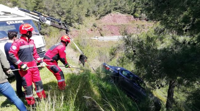 Uçuruma yuvarlanmasına engel olan tek şey ağaçtı