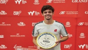 Yankı Erel, Rusya'da şampiyon