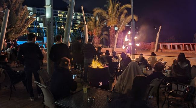 Yasakları hiçe saydılar: 5 yıldızlı otelde parti