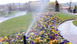 Yeşil alanların sulamasında arıtma suyu kullanılıyor