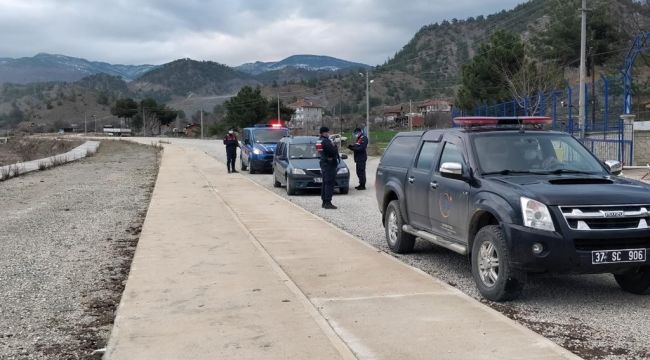 Yuh artık! Koronalı 7 kişi, kaçak yolla İstanbul'a gidip cenazeye katıldı