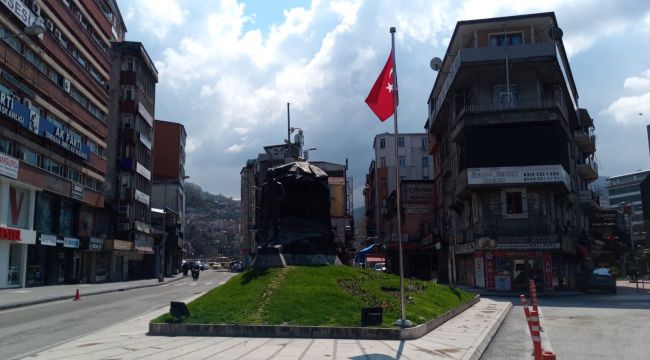 Zonguldak'ta cadde ve sokaklar boş kaldı