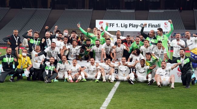 18 yıl hasretin ardından İzmir iki takımıyla Süper Lig'de