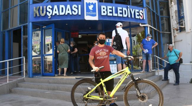 Başkan Günel'den bisiklet hediyesi