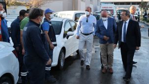 Batur, belediye çalışanları ile bayramlaştı