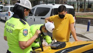 Çeşme ve Konak'ta 'tam kapanma' denetimleri