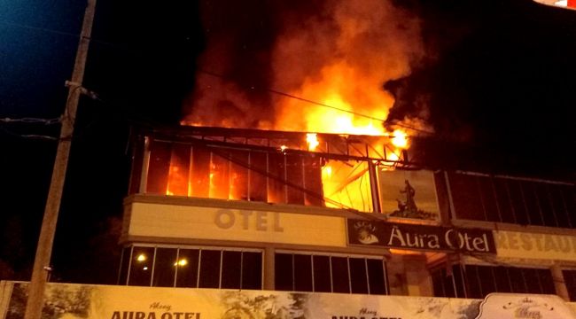 Edremit'te otel yangını