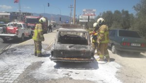 Edremit'te seyir halindeki araç alev aldı