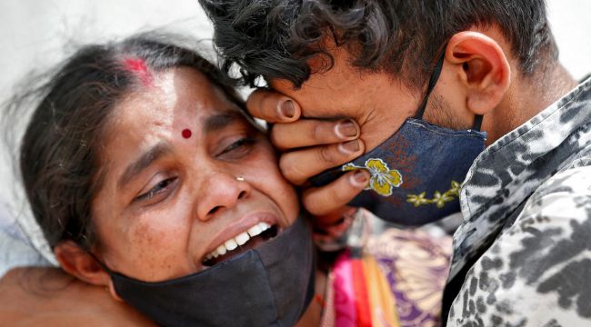 Hindistan'da can kaybında yeni rekor: 3 bin 689 kişi öldü