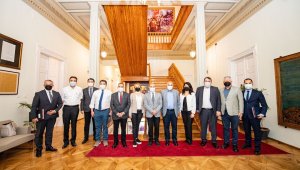 İzmir Büyükşehir'den "eşit işe eşit ücret" protokolü