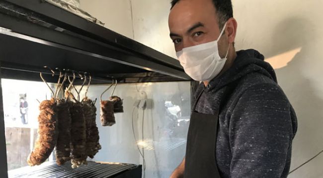 İzmir'den tüm ülkeye kokoreç gönderiyor