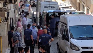 İzmir'de bir anne tartıştığı kızını boğarak öldürdü