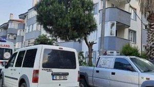 İzmir'de kaçak lüks otomobil operasyonu: 1 tutuklama