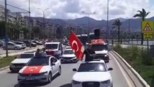 İzmir'de kısıtlamada Filistin'e destek konvoyu