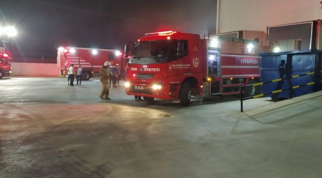 İzmir'de marketler zinciri deposunda yangın