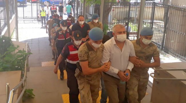 İzmir'de rüşvet operasyonu: 17 gözaltı 