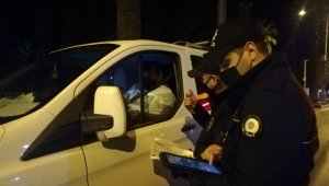 İzmir'de sahur vakti 'tam kapanma' denetimi