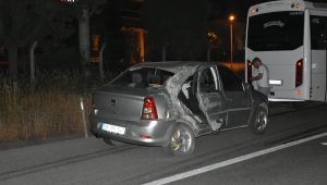 İzmir'de servis aracı ile otomobil çarpıştı: 4 yaralı