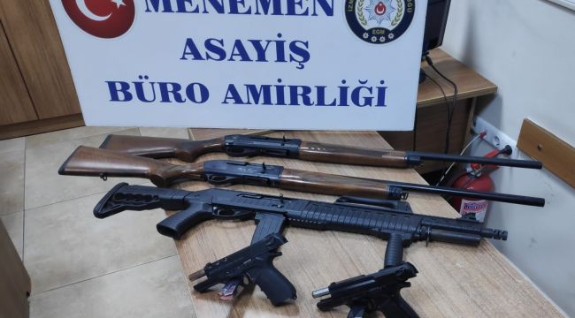 Kaçtı, kaza yaptı! Araçtan silahlar çıktı