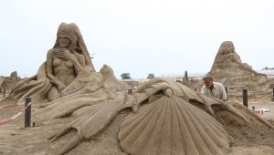 "Kayıp Kent Atlantis" kumda canlanıyor