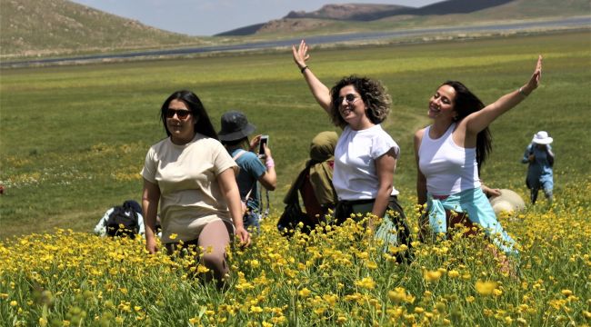 'Keşiş Gölü'nde renk cümbüşü