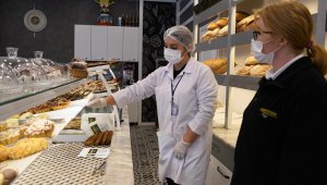 Kuşadası Belediyesi sağlıksız gıdaya geçit vermiyor