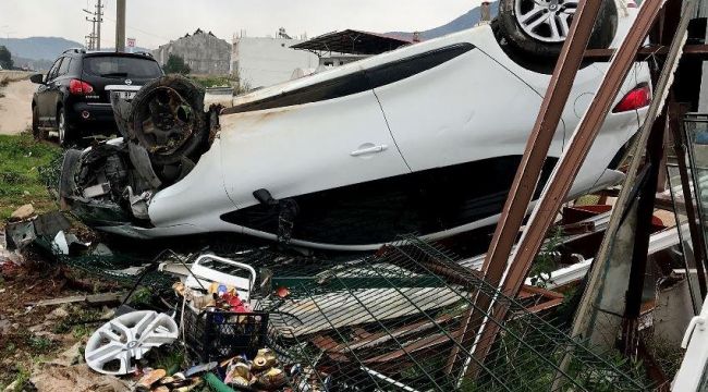 Otomobil hurdaya döndü, sürücünün burnu bile kanamadı