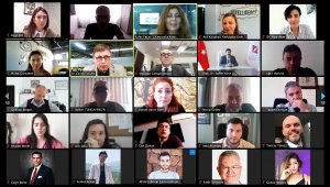 Sektör temsilcileriyle gençler buluşuyor