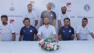 "Sıra İzmirspor'da"