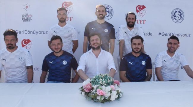 "Sıra İzmirspor'da"