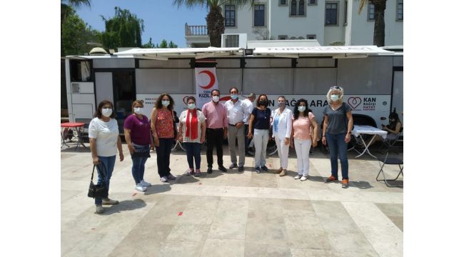 Urla CHP ilçe örgütü kan bağışında bulundu