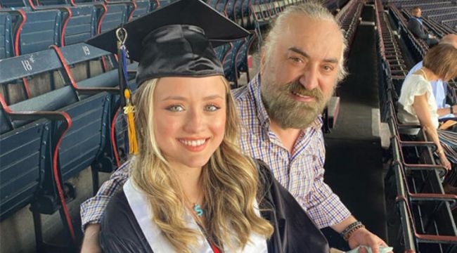 Volkan Konak'ın kızı Amerika'da üniversite bitirdi