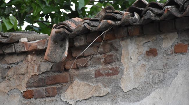 Yer çekimine meydan okuyan kiremit! 