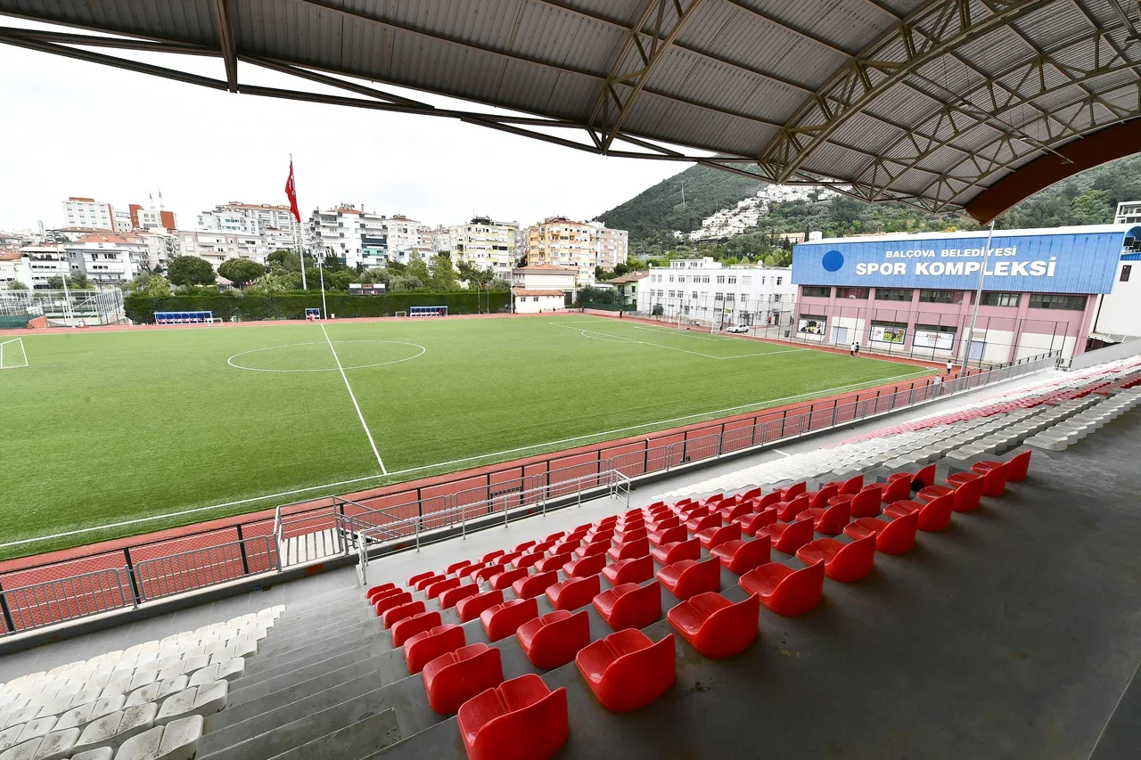 5 tesis yenilendi, 1 yeni futbol sahası kuruldu