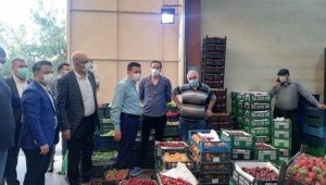 AK Parti'li Hamza Dağ, hal esnafını ziyaret etti