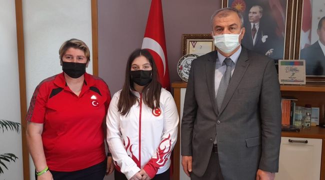 Aydınlı Burcu'dan Avrupa ve Türkiye rekoru