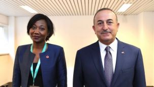 Bakan Çavuşoğlu Orta Afrika Cumhuriyeti Dışişleri Bakanı Temon ile görüştü