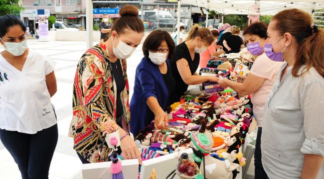 Balçovalı kadınların el emeği göz nuru ürünleri satışa çıktı