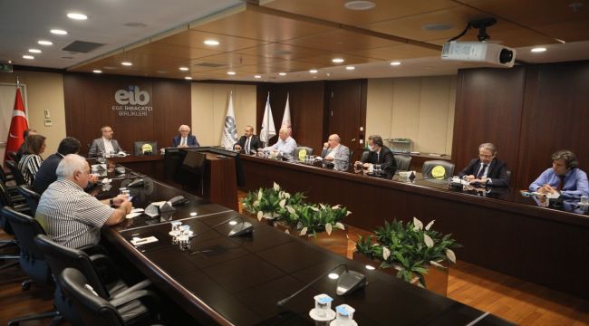 Başkan Sürekli Ege İhracatçı Birlikleriyle bir araya geldi