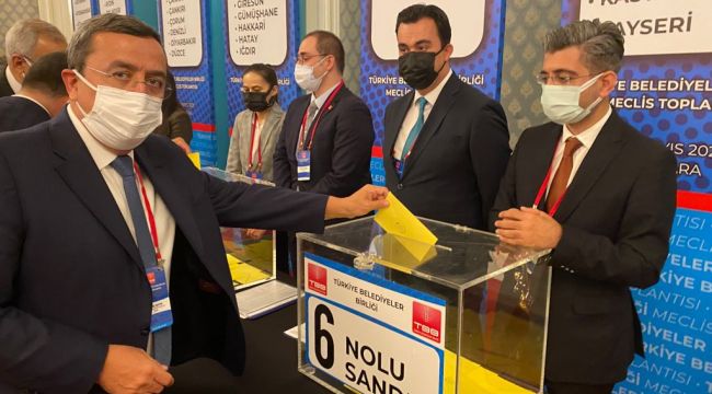 Batur, Türkiye Belediyeler Birliği'nde güven tazeledi