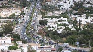 Bodrum'da trafik çilesi erken başladı