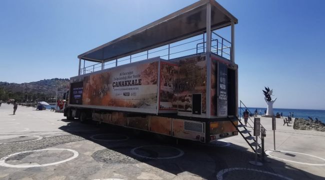 'Çanakkale Mobil Müze Tırı' Kuşadası'nda ziyarete açıldı