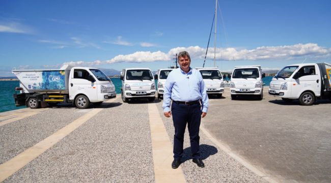 Çeşme'de dar sokaklar için "Çöp taksi"