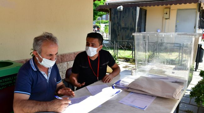 Çiğli'de sandıklar kuruldu, halka talepleri soruldu