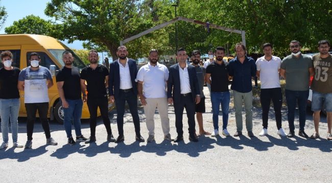 Denizköy'de muhtarlık amcadan yeğene geçti