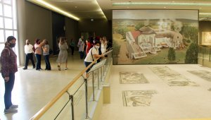 Dünyanın en büyük müzesi ziyaretçilerini bekliyor