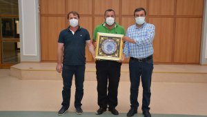 Edirne'de ilk mahsul kanola borsada satıldı