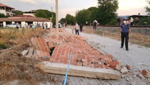 Fırtına duvar yıktı, altında kalan kadın öldü