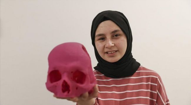 Gizemnur'a yapay kafatası nakledildi